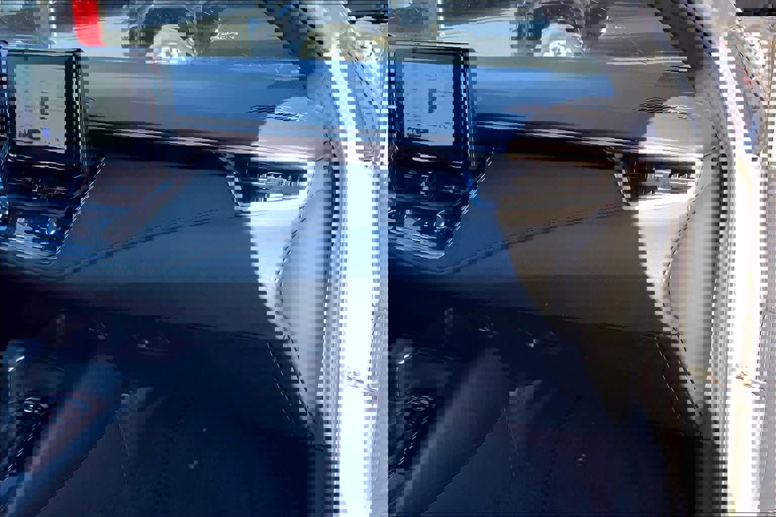 Used 2023 Toyota Corolla SE image 19