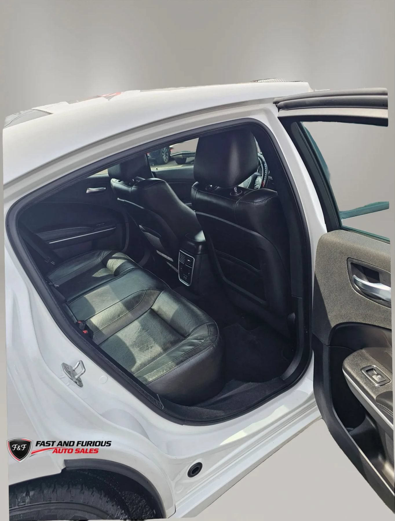 Used 2021 Dodge Charger SXT w/ Leather Interior Group RWD image 9