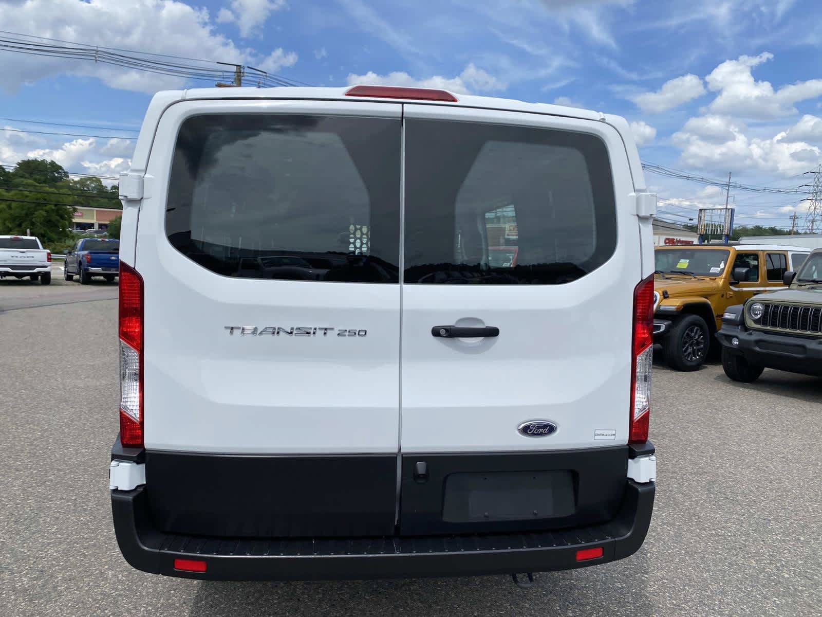 Used 2025 Ford Transit 250 Low Roof w/ Exterior Upgrade Package RWD image 4