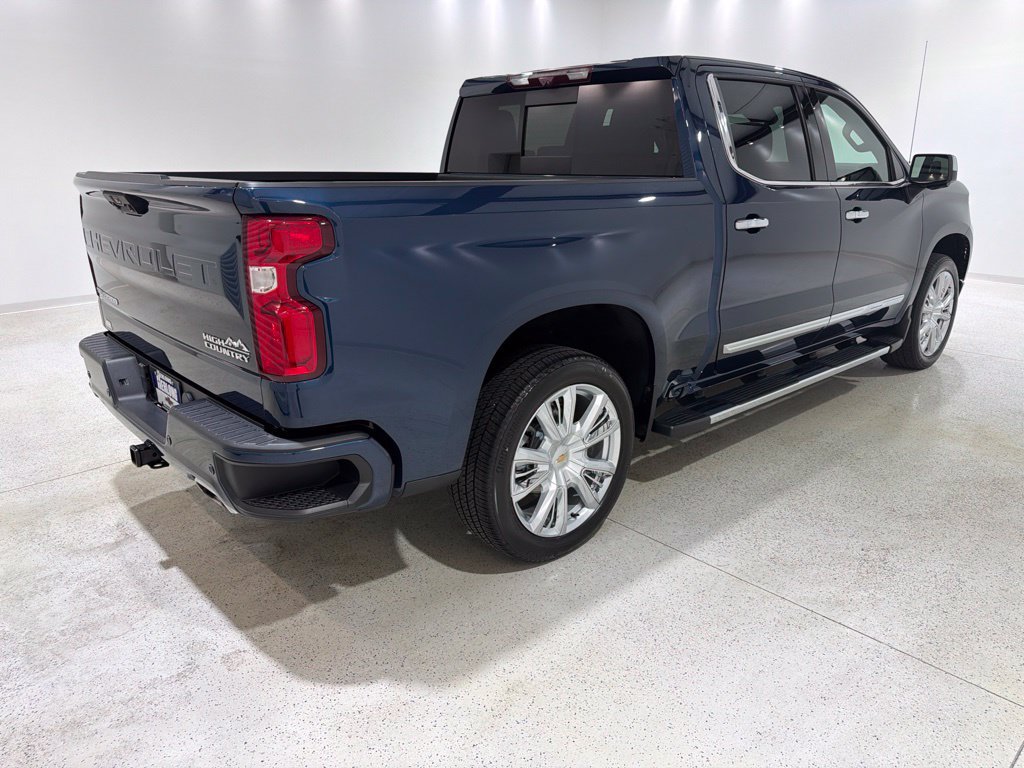 Used 2023 Chevrolet Silverado 1500 High Country w/ High Country Premium Package AWD/4WD image 5