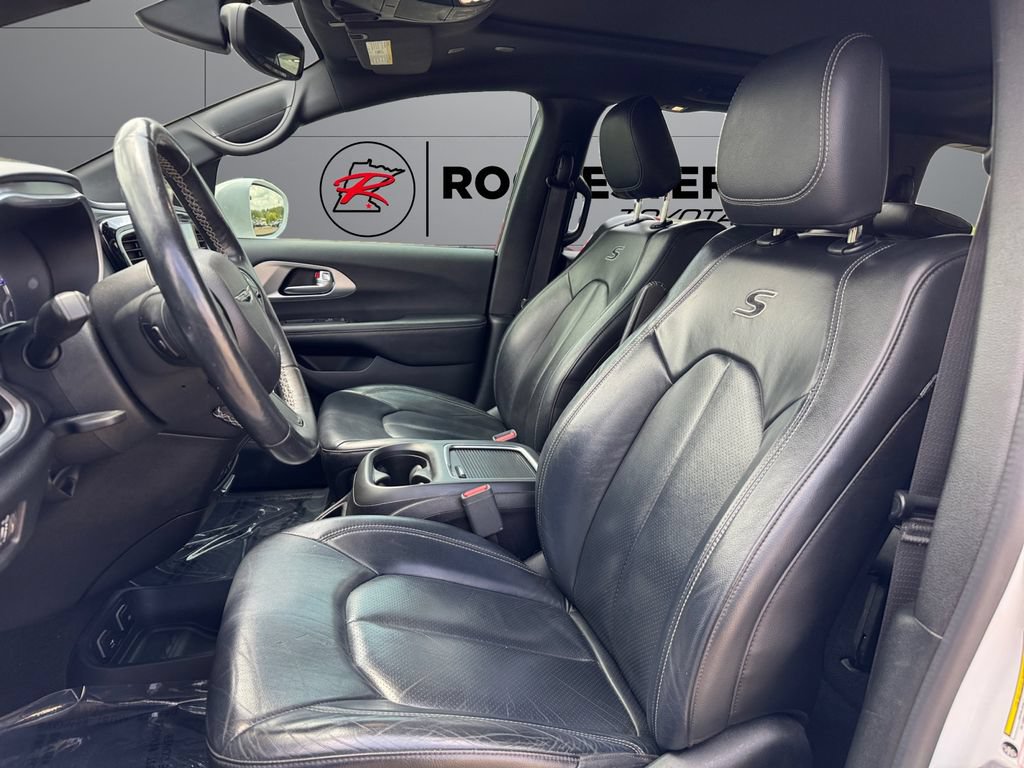 Used 2018 Chrysler Pacifica Touring-L Plus w/ S Appearance Package FWD image 10