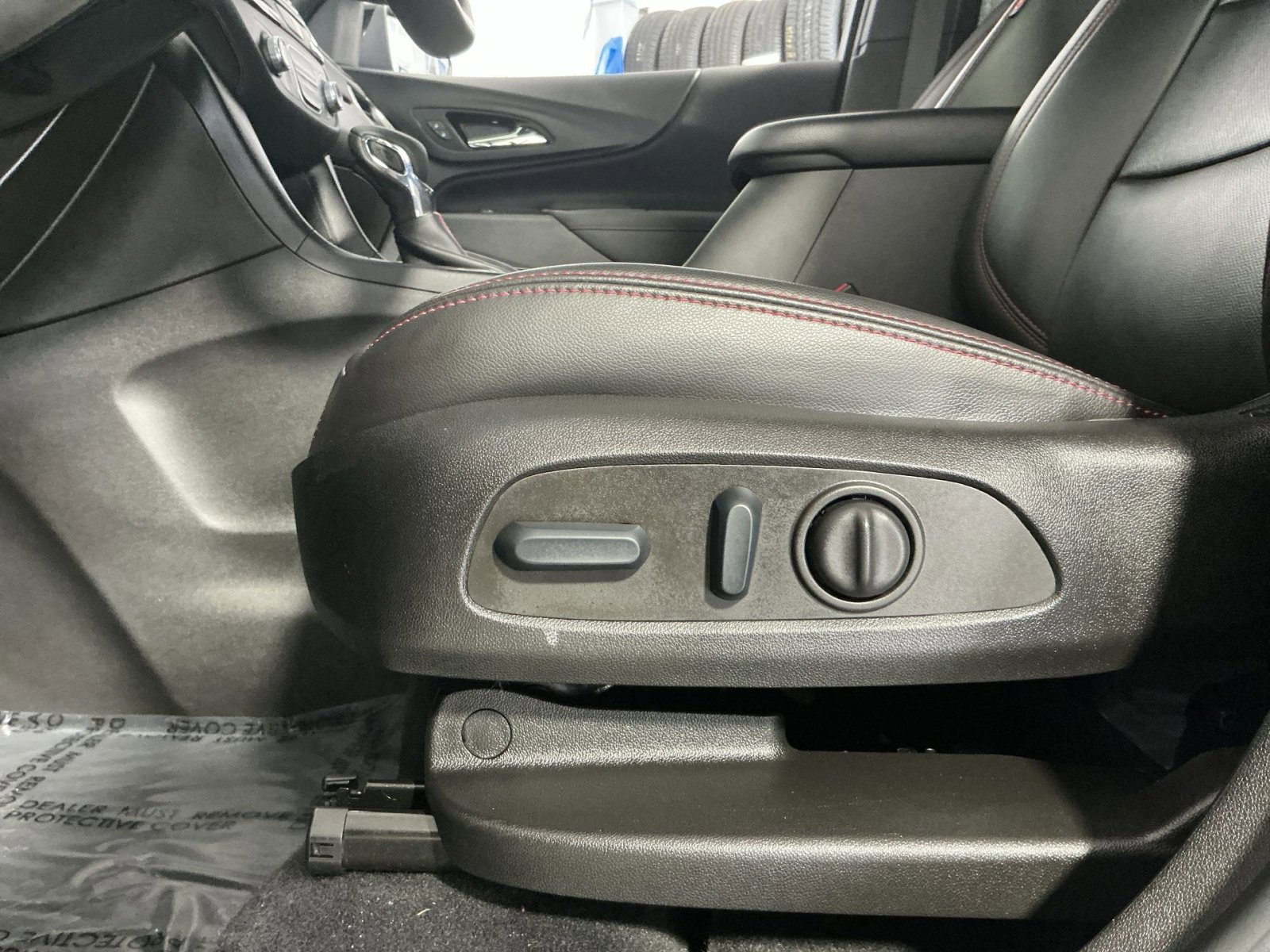 Used 2022 Chevrolet Equinox RS w/ RS Leather Package image 22