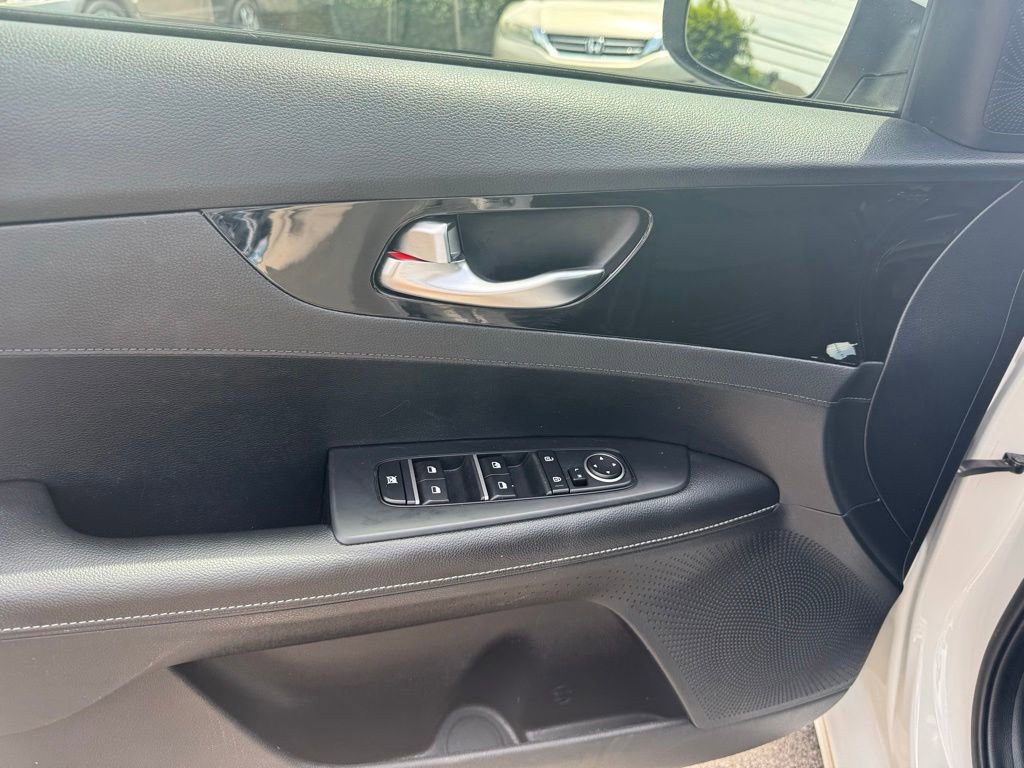 Used 2019 Kia Forte S w/ S Premium Package FWD image 12
