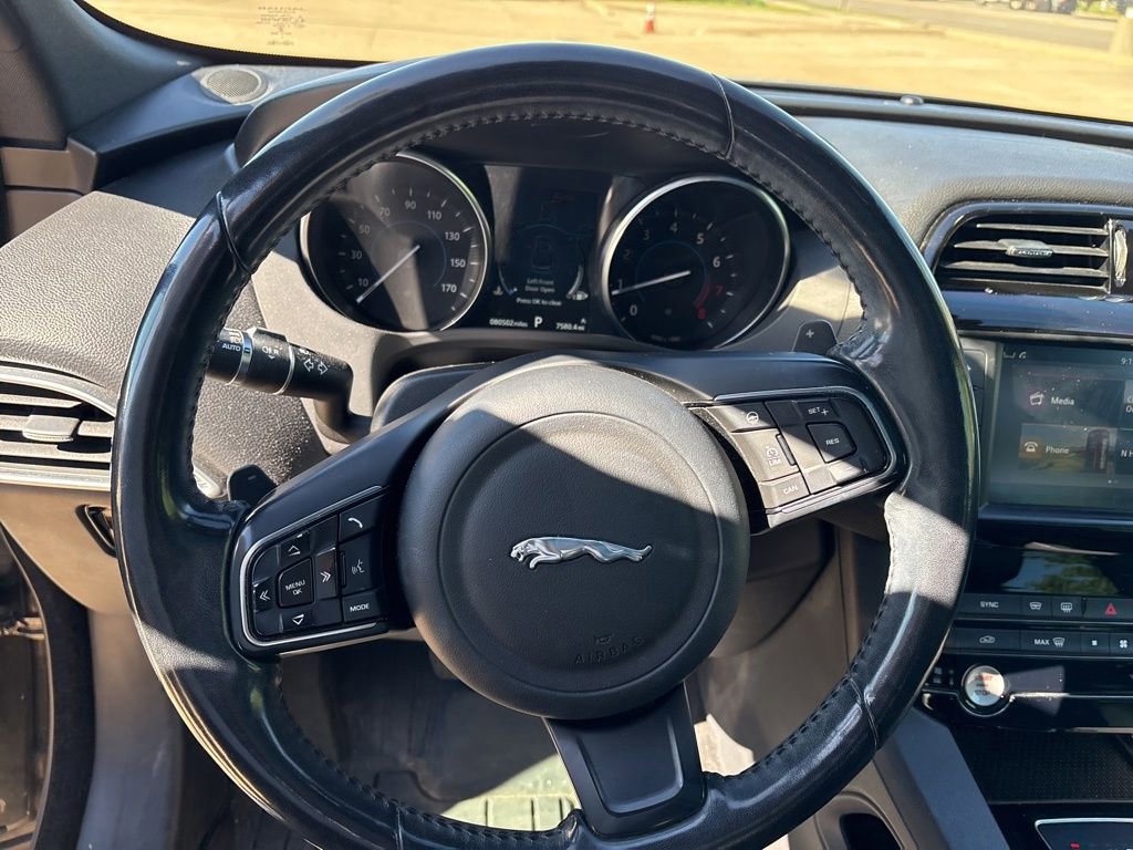 Used 2018 Jaguar F-PACE Premium AWD/4WD image 14