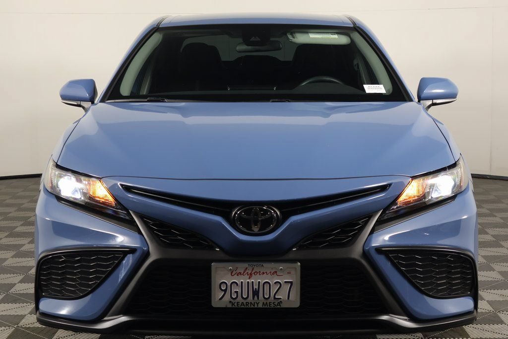 Used 2023 Toyota Camry SE FWD image 2