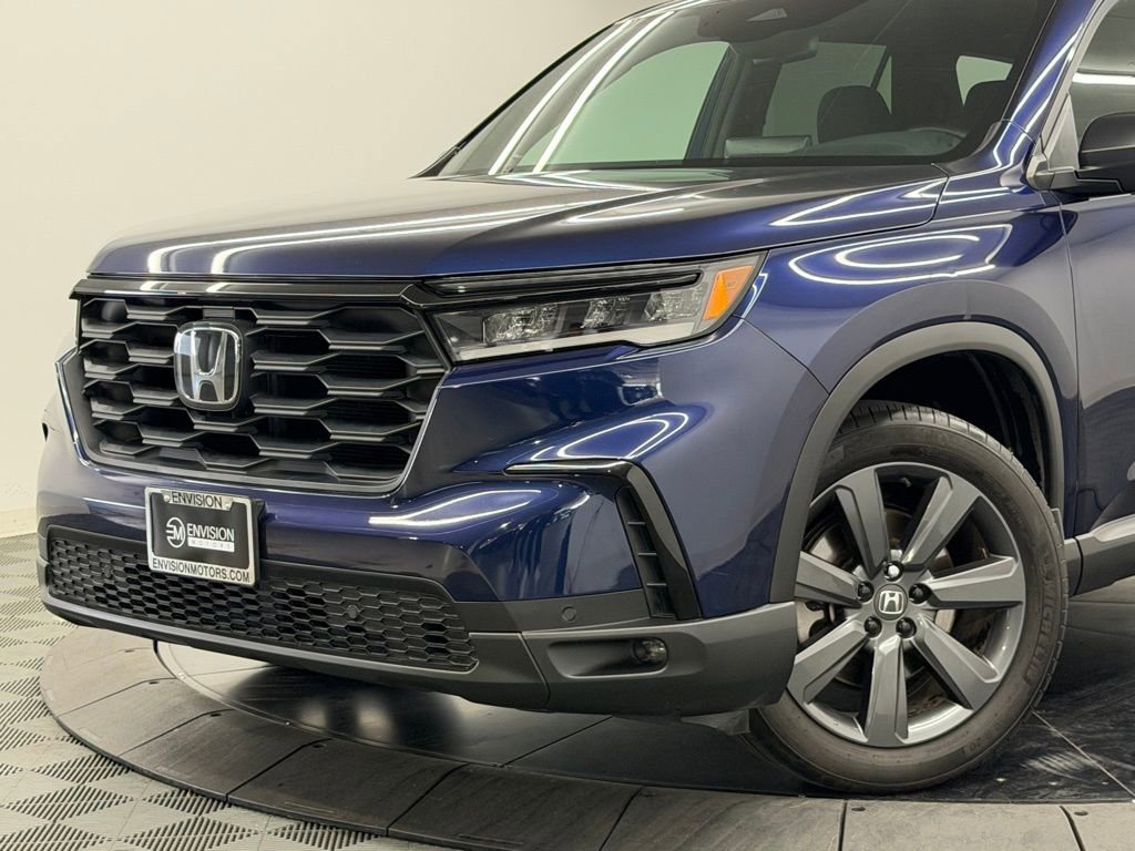 Used 2024 Honda Pilot Sport image 3