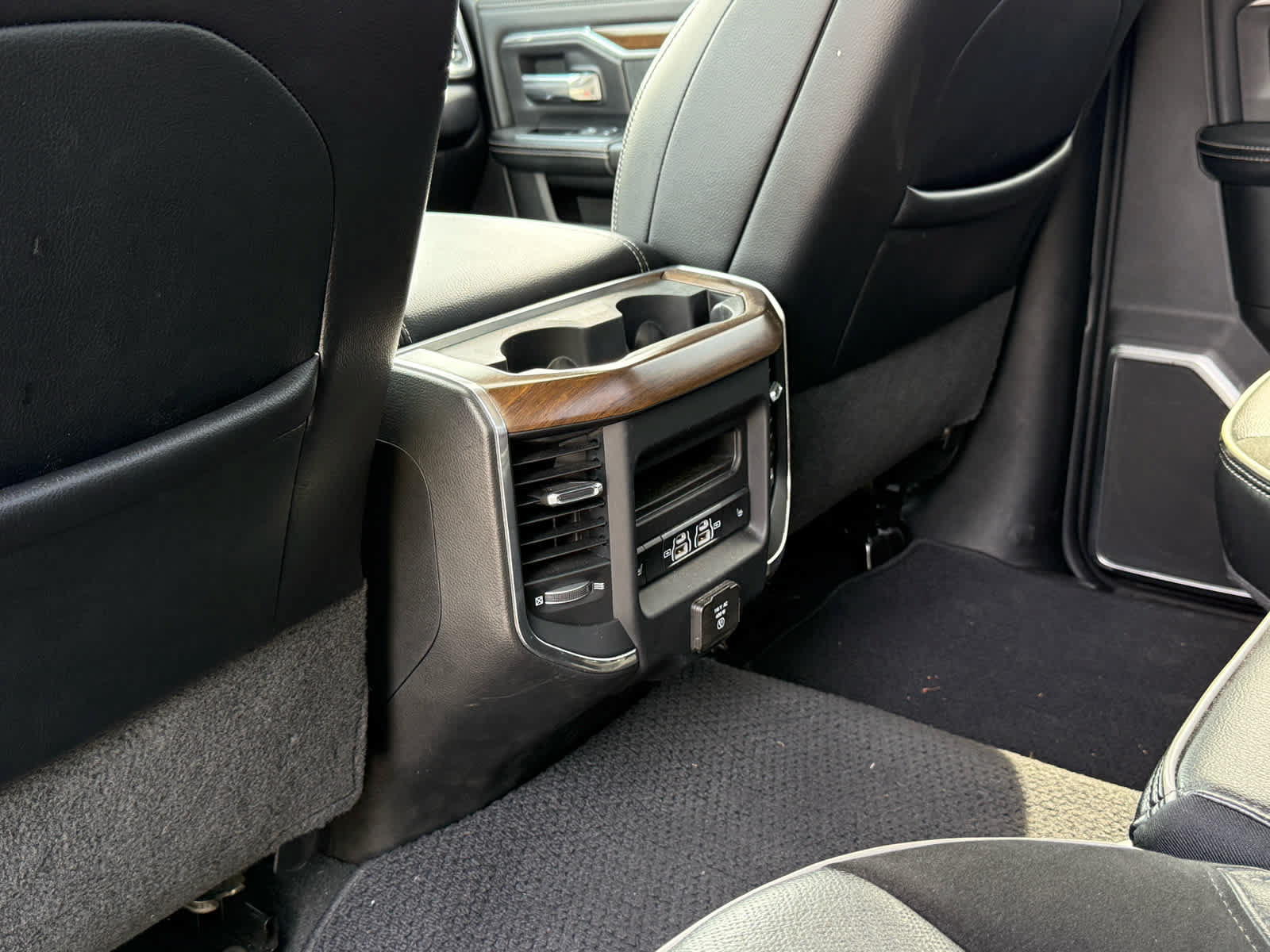Used 2022 RAM 2500 Laramie AWD/4WD image 26