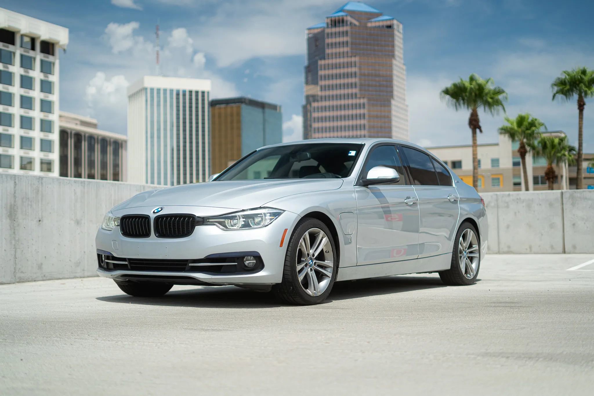 Used 2018 BMW 330e 330e iPerformance Sedan 4D image 10