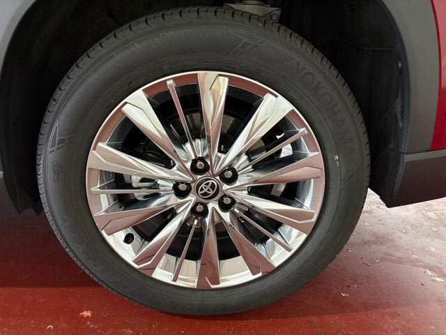 Certified 2025 Toyota Grand Highlander AWD image 33