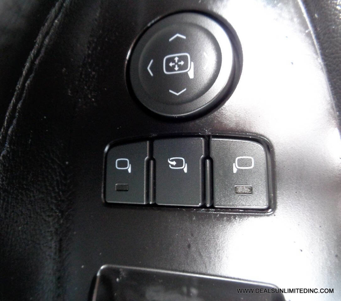 Used 2019 Cadillac Escalade ESV 4WD image 13