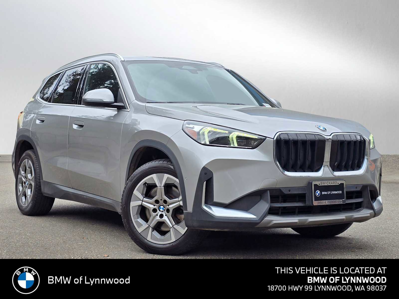 Used 2023 BMW X1 xDrive28i AWD/4WD image 1