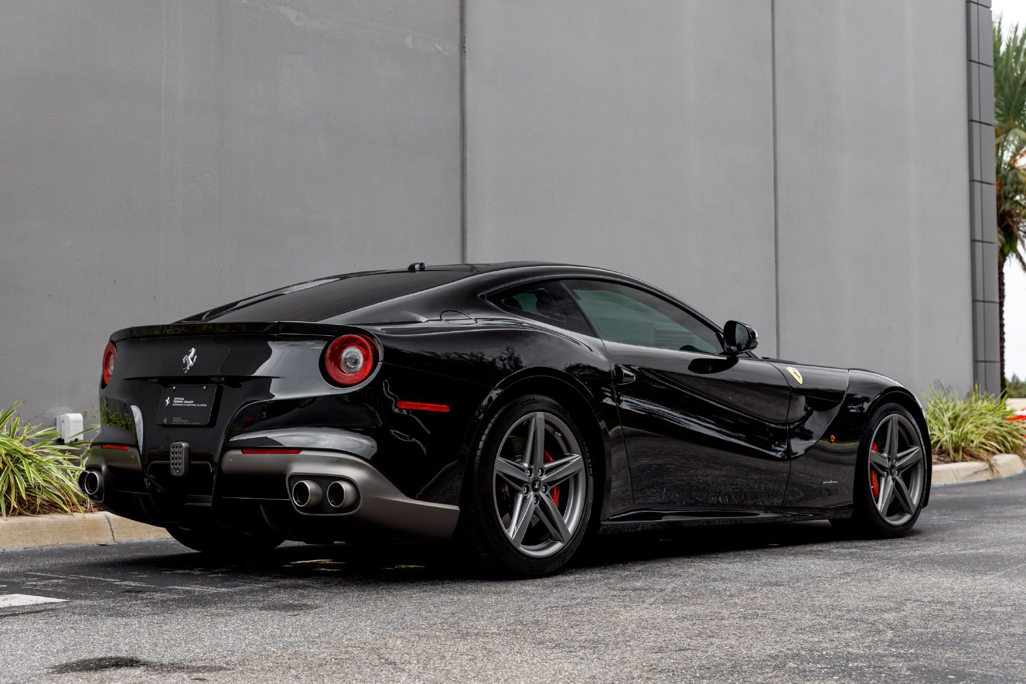 Used 2014 Ferrari F12 Berlinetta RWD image 18