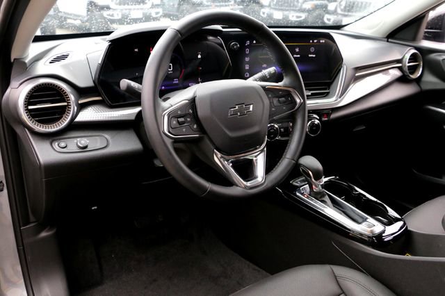 Used 2025 Chevrolet Trax ACTIV w/ Driver Confidence Package FWD image 9