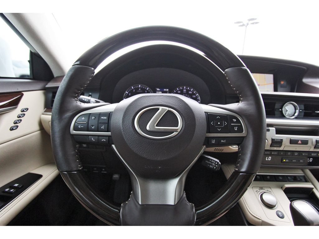 Used 2017 Lexus ES 350 w/ Luxury Package FWD image 14