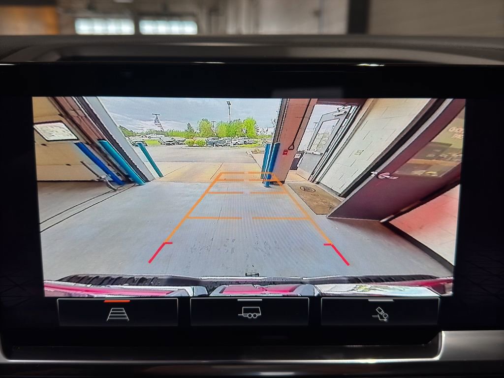 New 2025 GMC Sierra 2500 SLT w/ SLT Convenience Package image 33