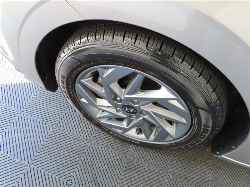Used 2024 Hyundai Elantra SEL FWD image 6