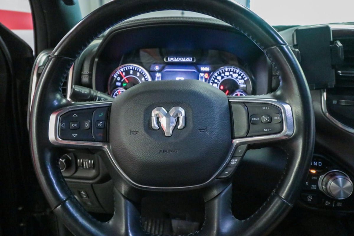 Used 2022 RAM 1500 Laramie AWD/4WD image 18