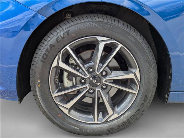 Used 2024 Kia Forte LXS image 9