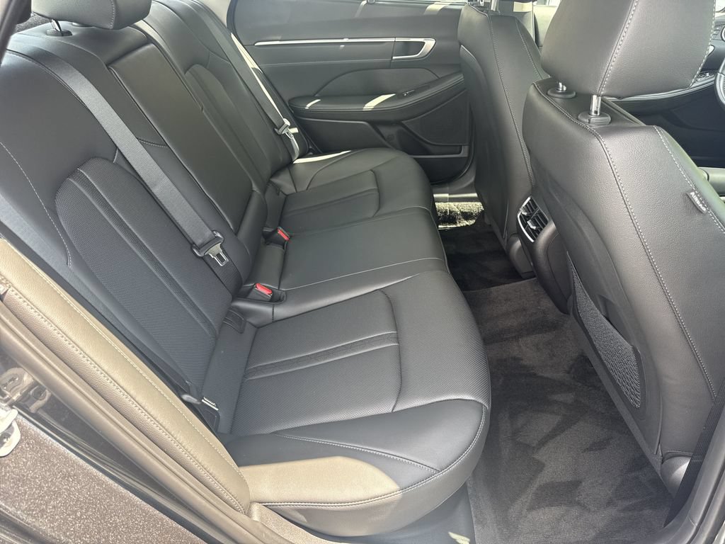 Used 2025 Hyundai Sonata Limited FWD image 14