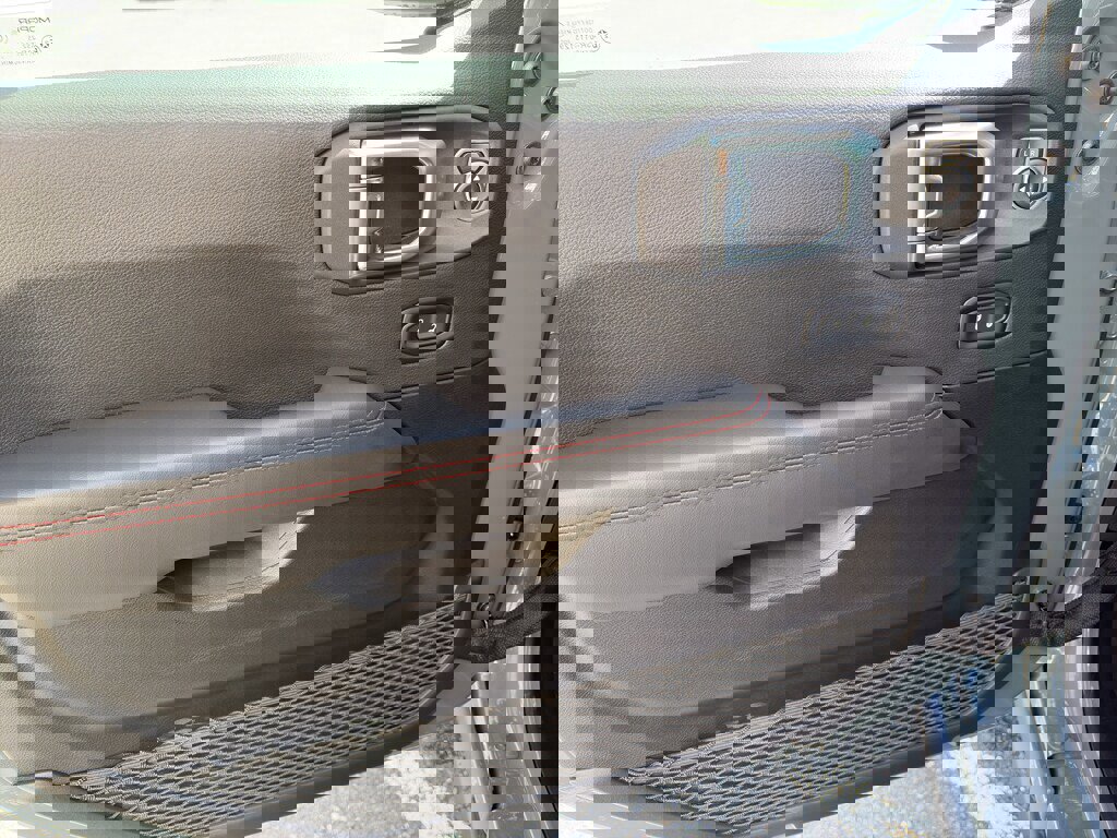 Used 2026 Jeep Wrangler Rubicon image 8