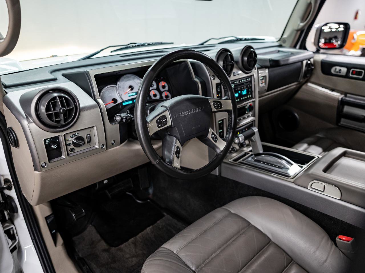 Used 2003 HUMMER H2 w/ Preferred Equipment Group image 4