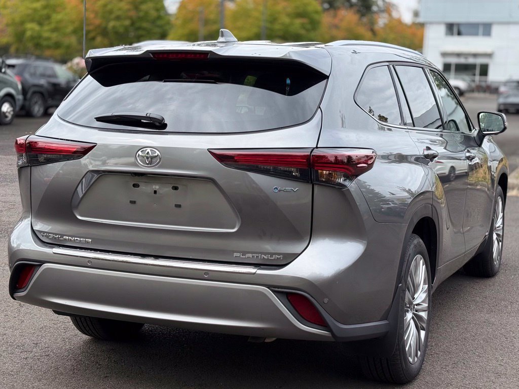 Certified 2026 Toyota Highlander Platinum AWD/4WD image 5