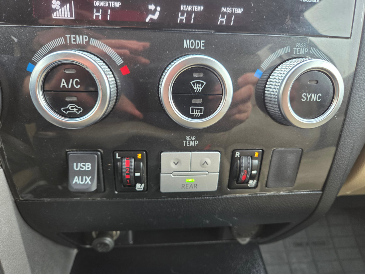 Used 2012 Toyota Sequoia Platinum image 19