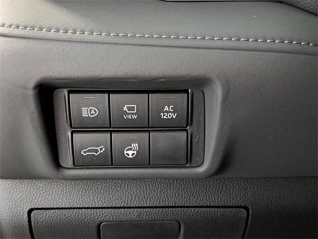 Used 2024 Toyota Highlander Limited image 24