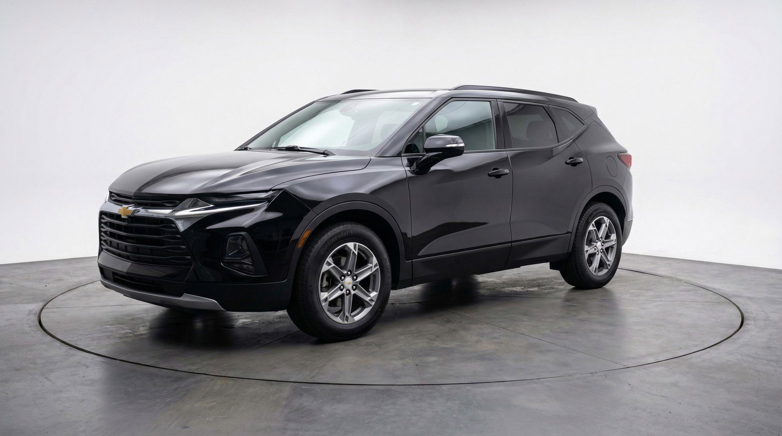 Used 2025 Chevrolet Blazer LT image 3