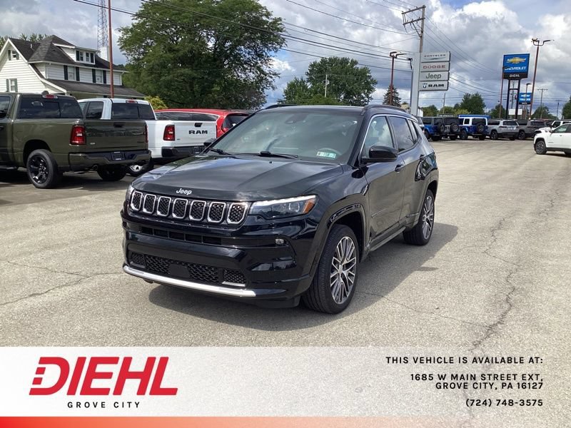Used 2024 Jeep Compass Limited w/ Elite Group AWD/4WD image 3