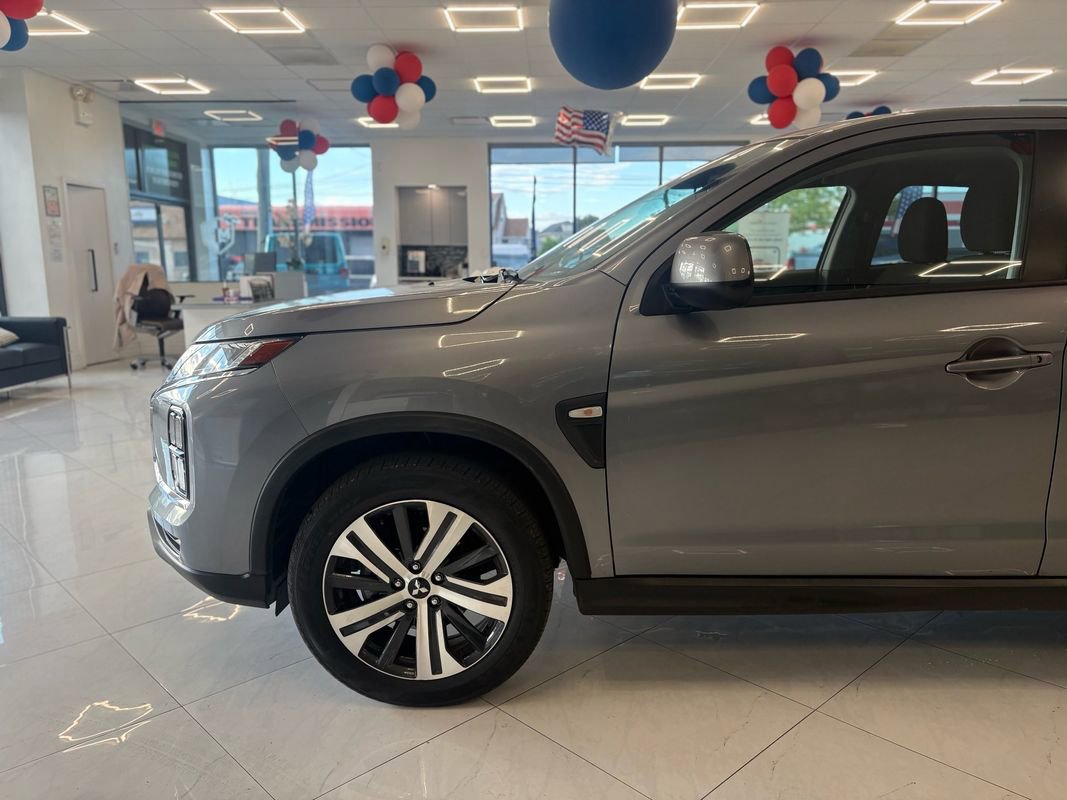 Used 2025 Mitsubishi Outlander Sport ES AWD/4WD image 6