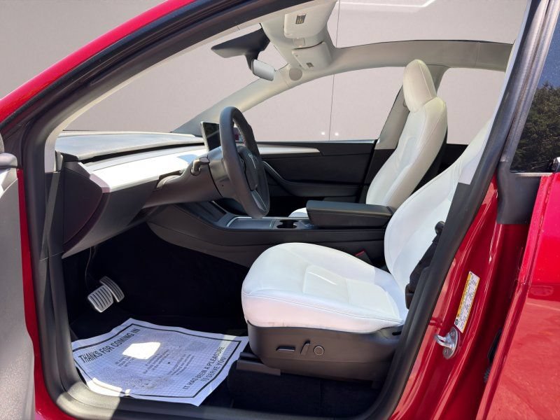 Used 2023 Tesla Model Y Performance AWD/4WD image 9