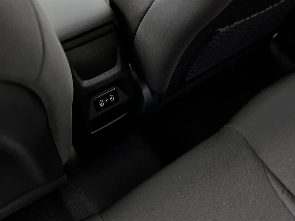 Certified 2026 Hyundai Venue SEL FWD image 25