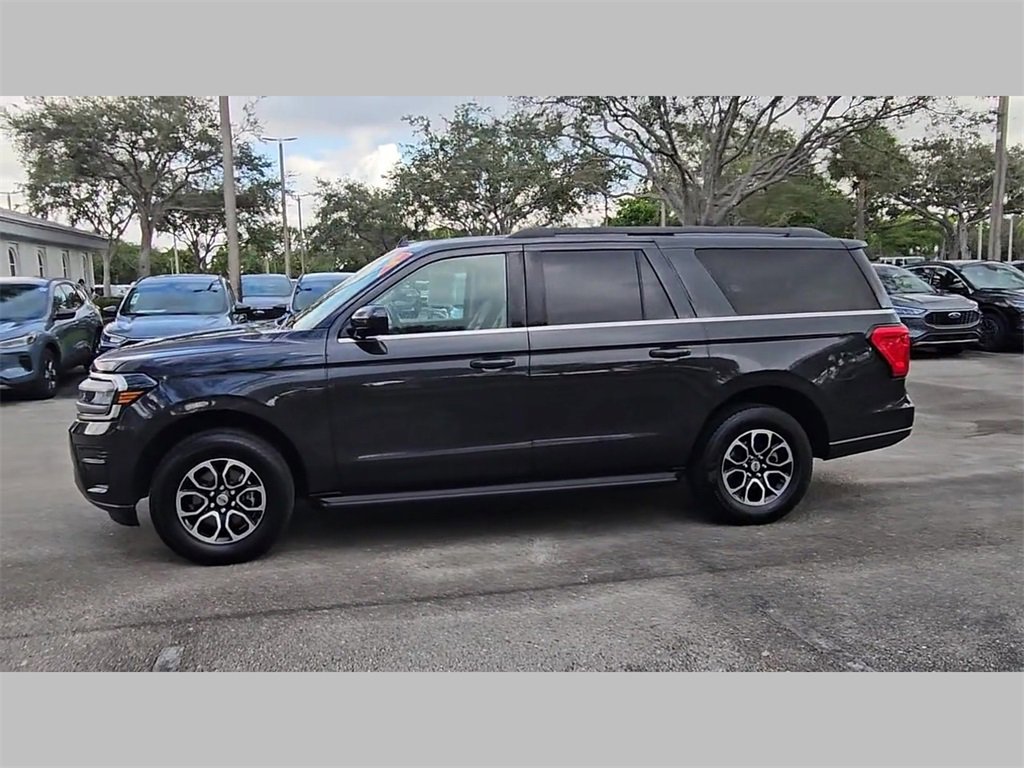 Used 2024 Ford Expedition Max XLT image 25