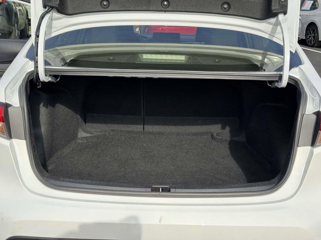 Certified 2025 Toyota Corolla LE image 15