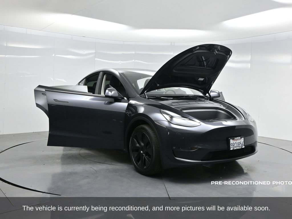 Used 2025 Tesla Model Y Long Range image 42