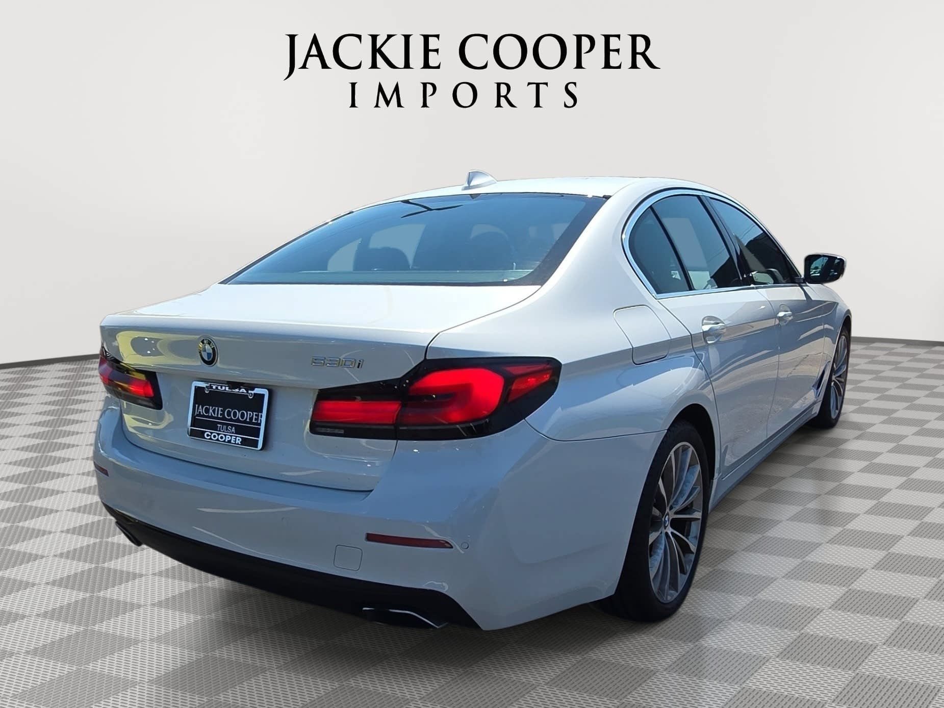 Used 2023 BMW 530i w/ Premium Package RWD image 5