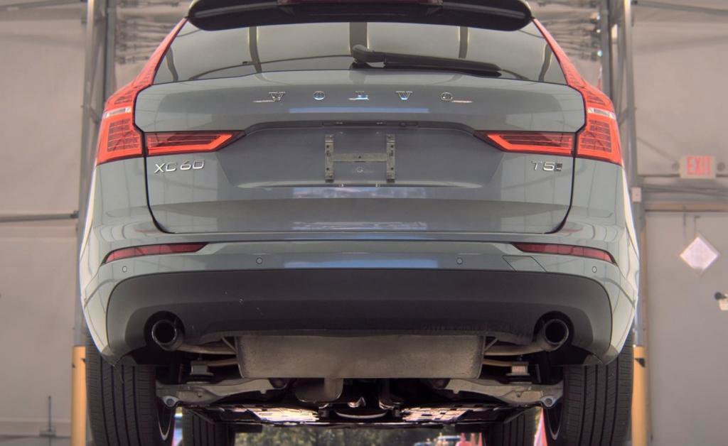 Used 2021 Volvo XC60 T5 Momentum w/ Premium Package AWD/4WD image 7