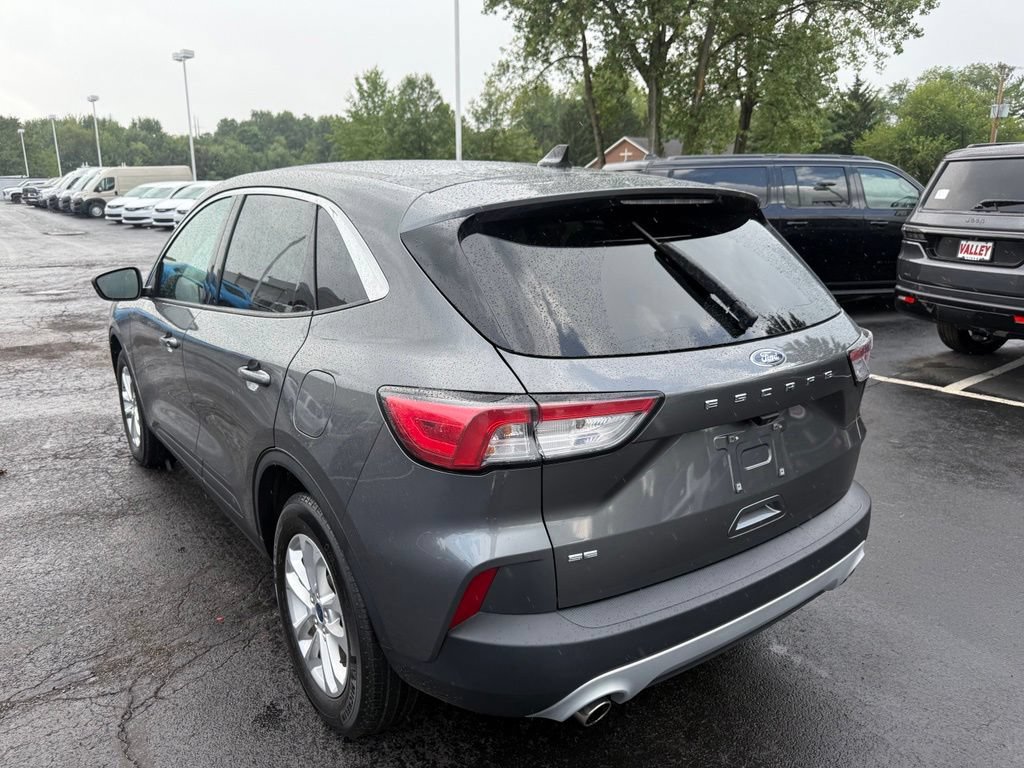Used 2022 Ford Escape SE w/ Convenience Package FWD image 7