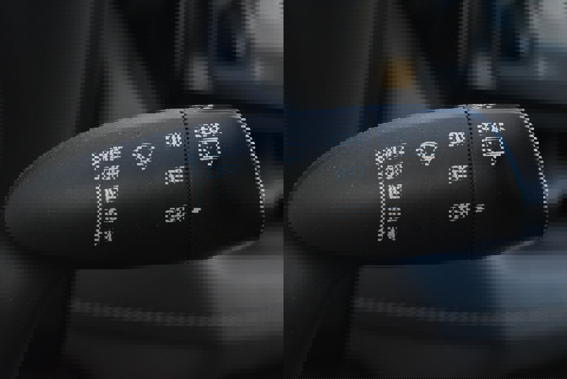 Used 2021 Toyota RAV4 LE image 21