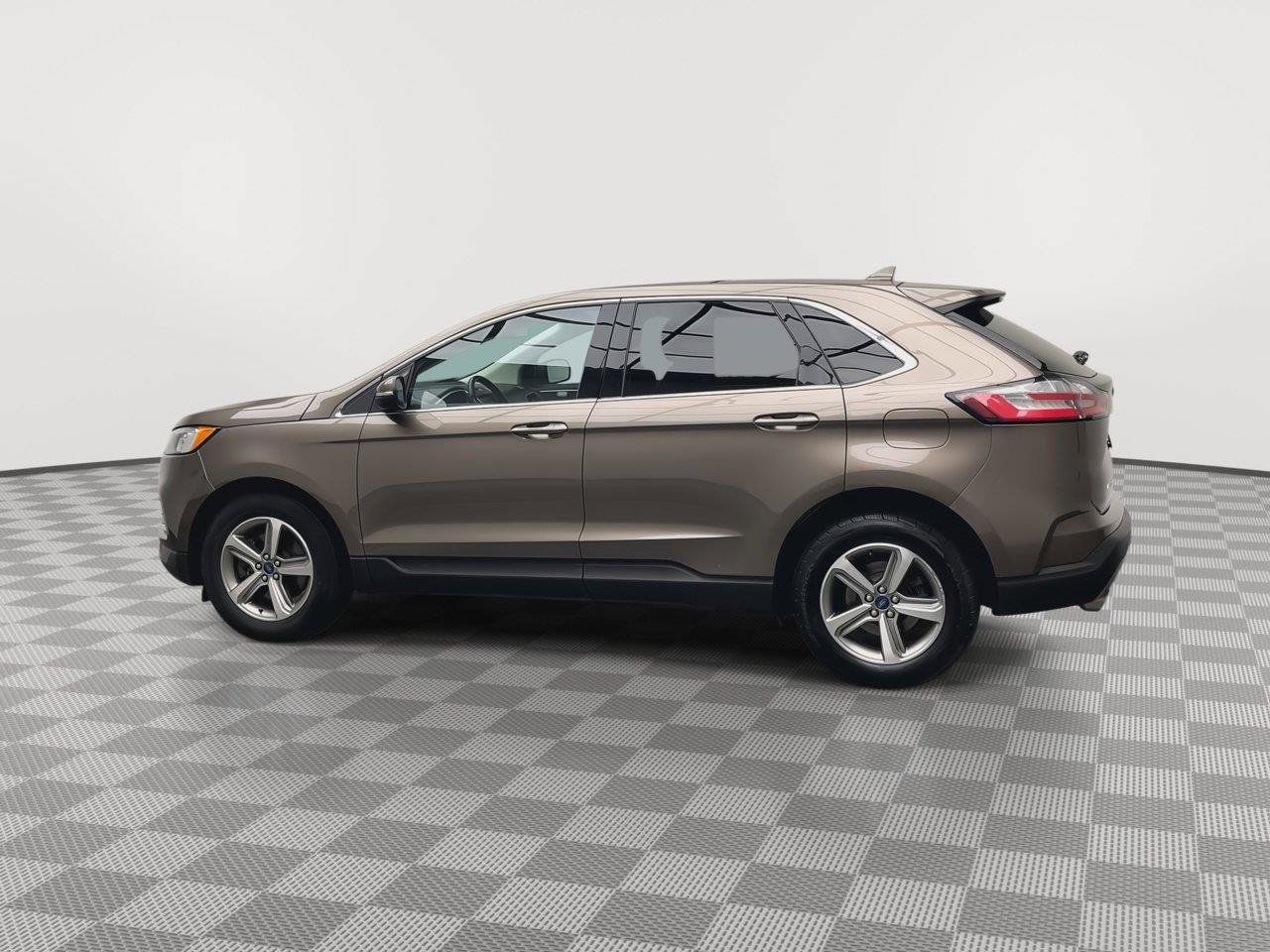 Used 2019 Ford Edge SEL w/ Equipment Group 201A AWD/4WD image 38