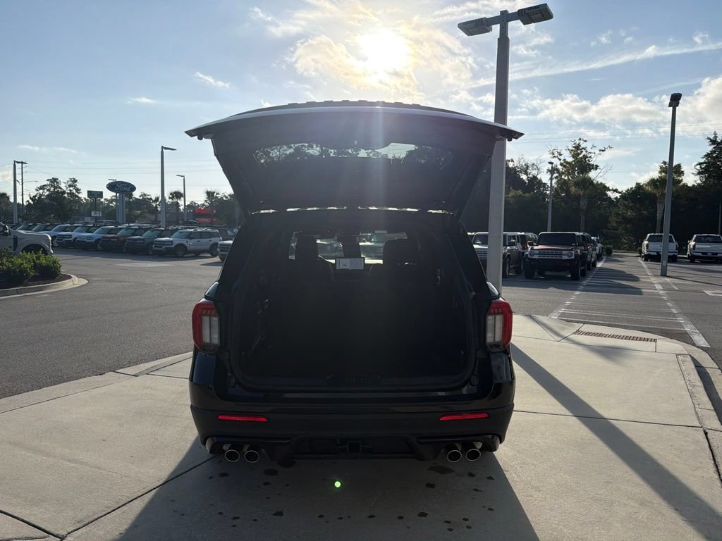 Certified 2026 Ford Explorer ST w/ Sun And Sound Package RWD image 9