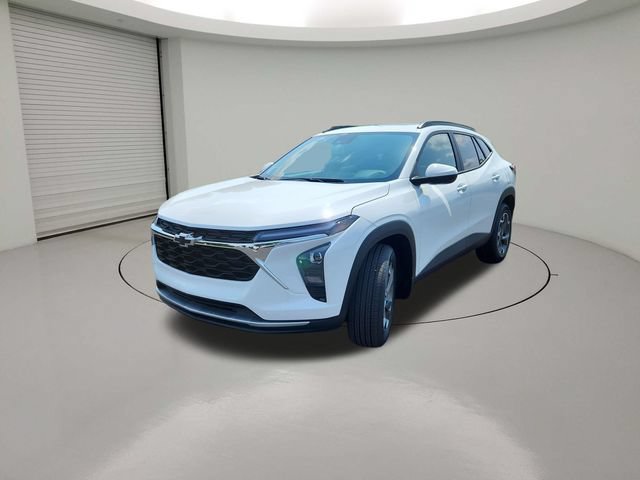 New 2026 Chevrolet Trax LT w/ Sunroof Package FWD image 3