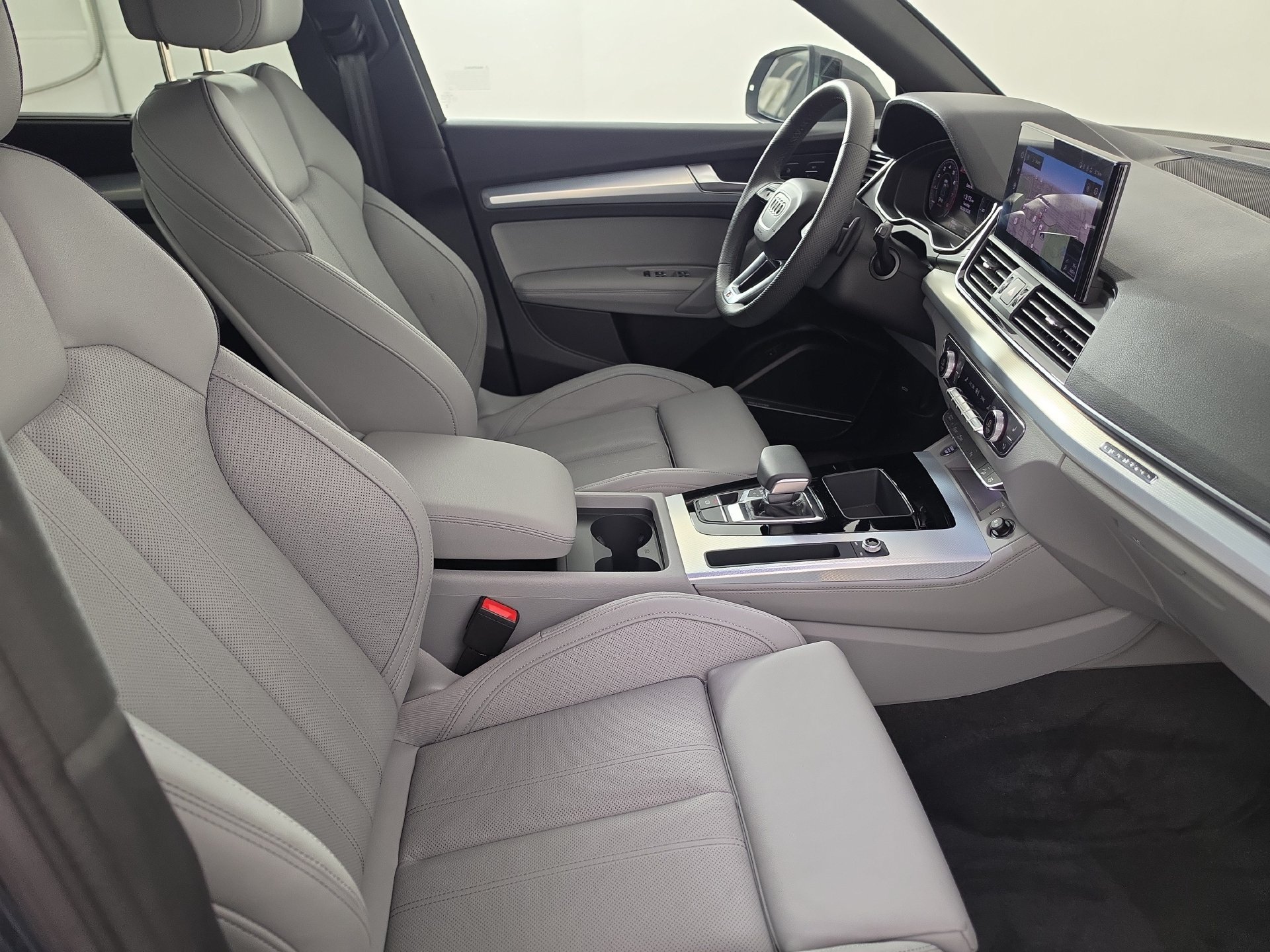 Certified 2024 Audi Q5 2.0T Premium Plus w/ Premium Plus Package AWD/4WD image 35