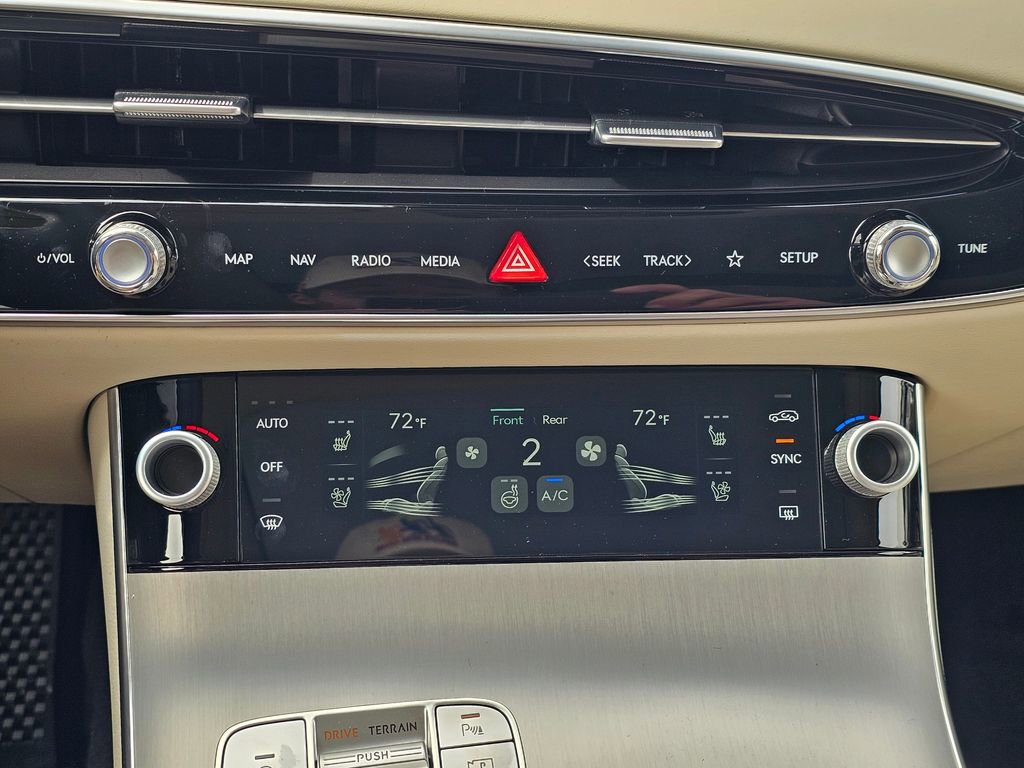 New 2026 Genesis GV70 2.5T Advanced AWD/4WD image 16