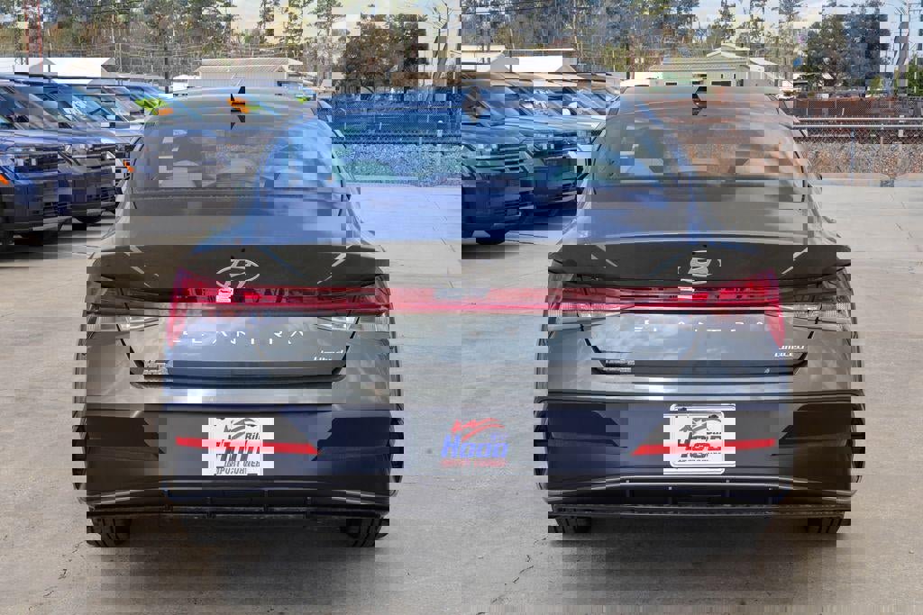 New 2026 Hyundai Elantra Limited image 24