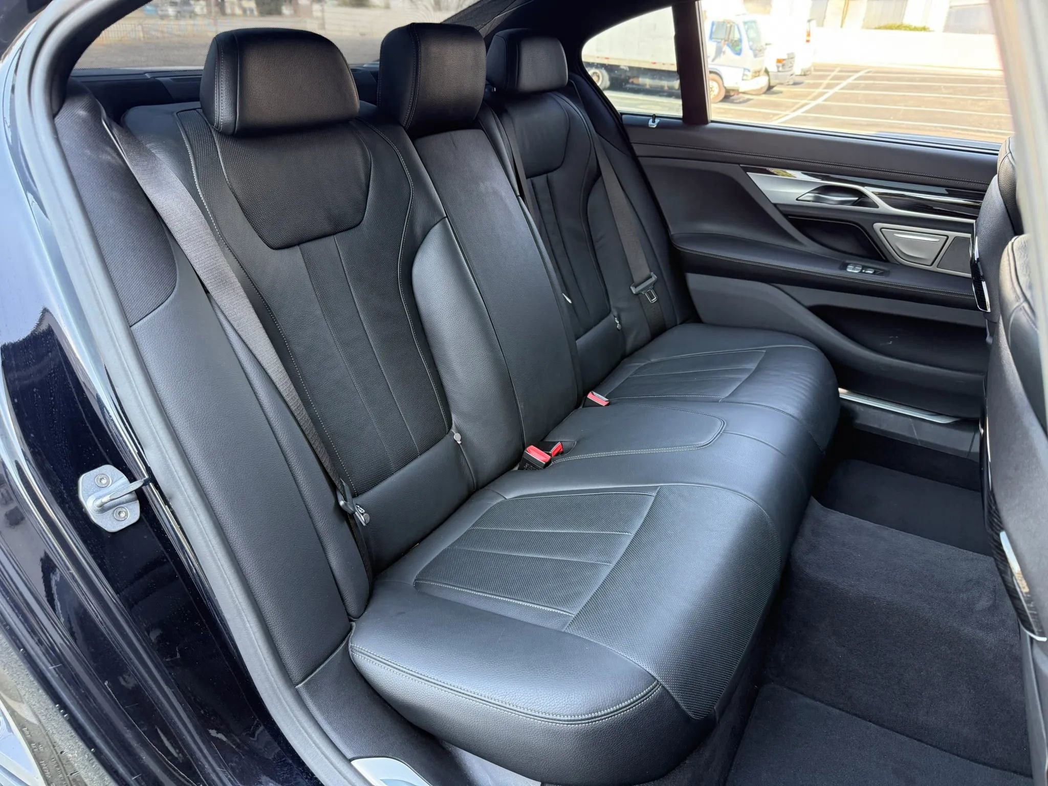 Used 2019 BMW 740i w/ Executive Package RWD image 30