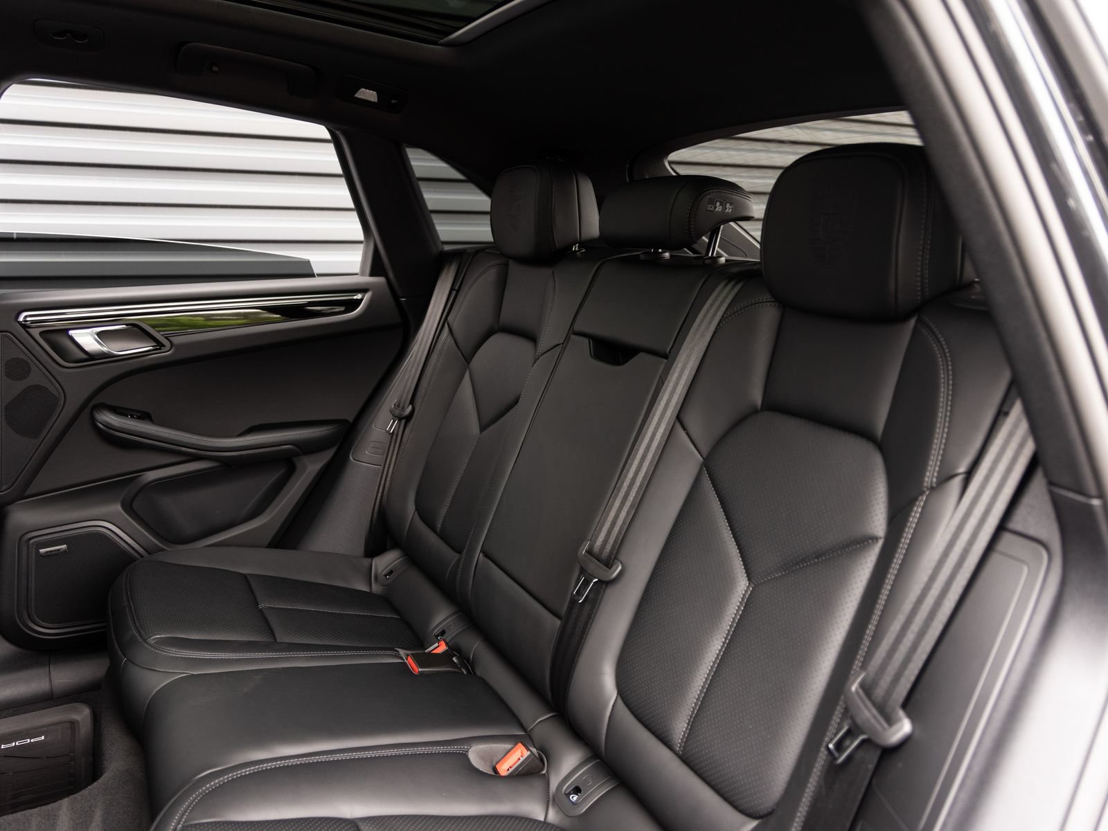 Certified 2026 Porsche Macan AWD/4WD image 26