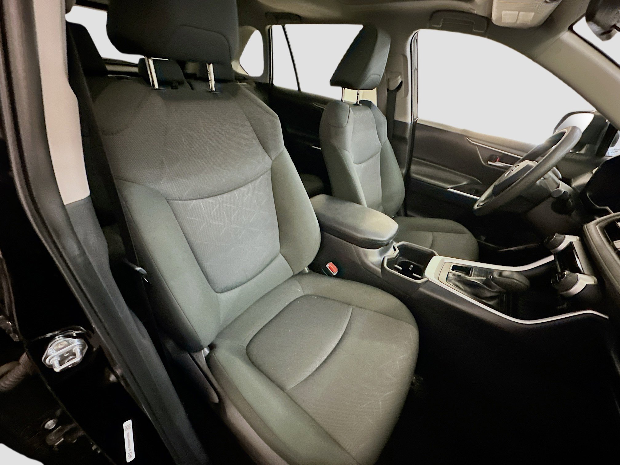 Used 2025 Toyota RAV4 XLE image 34