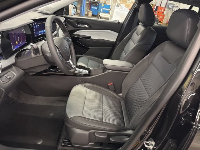 New 2026 Chevrolet Trax LT w/ Driver Confidence Package FWD image 12
